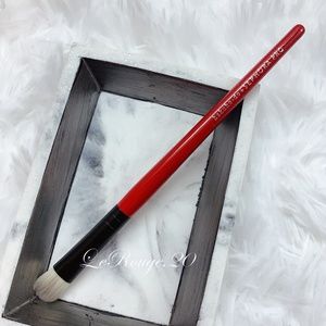 Hakuhodo + Sephora PRO angled eyeshadow brush